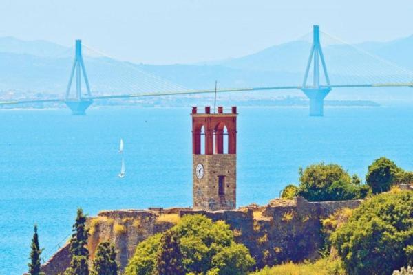 Appartamento Stone Clock'S House Nafpaktos Esterno foto
