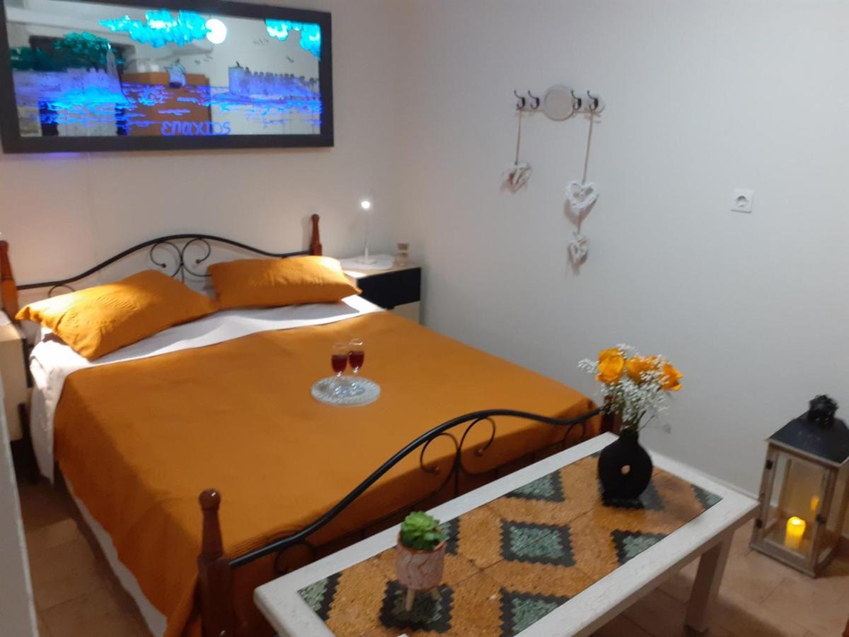 Appartamento Stone Clock'S House Nafpaktos Esterno foto