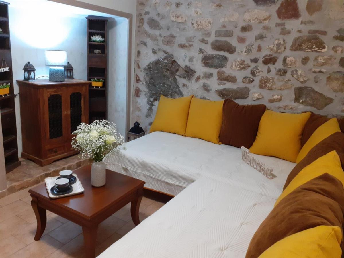 Appartamento Stone Clock'S House Nafpaktos Esterno foto