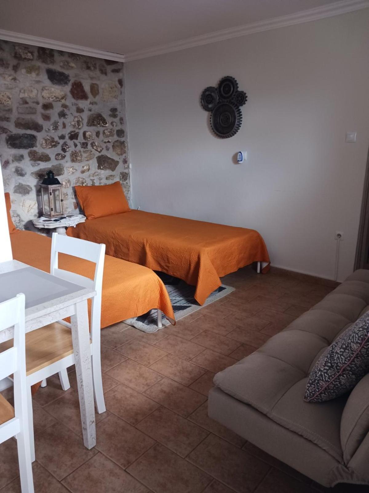 Appartamento Stone Clock'S House Nafpaktos Esterno foto