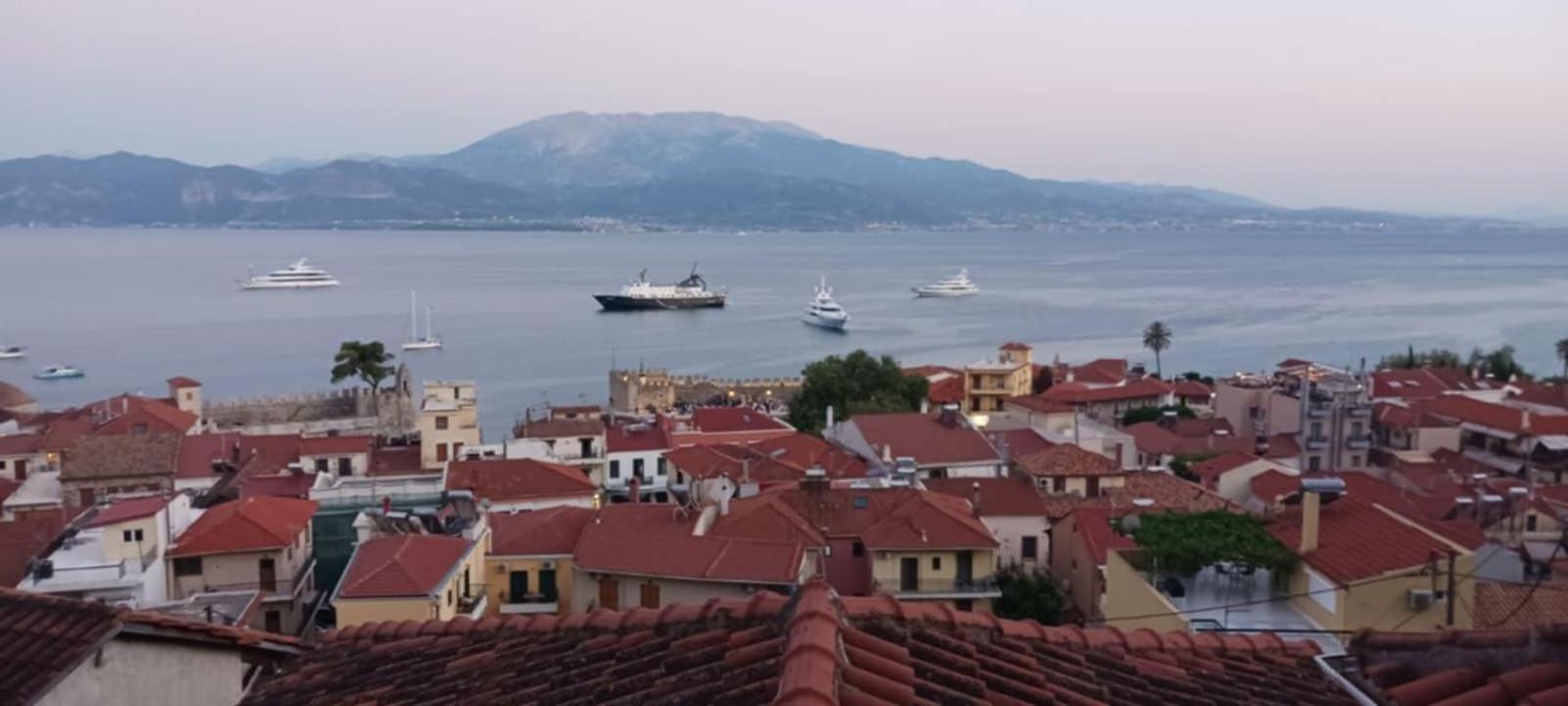 Appartamento Stone Clock'S House Nafpaktos Esterno foto