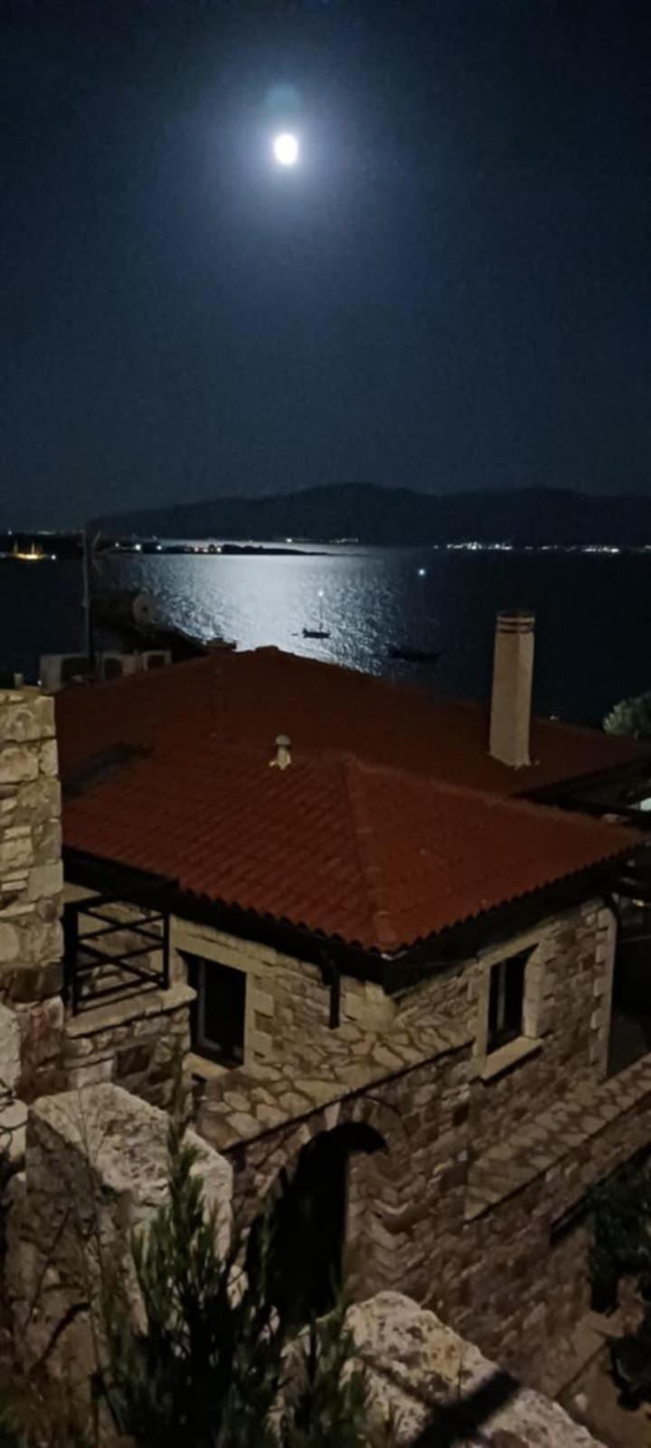 Appartamento Stone Clock'S House Nafpaktos Esterno foto