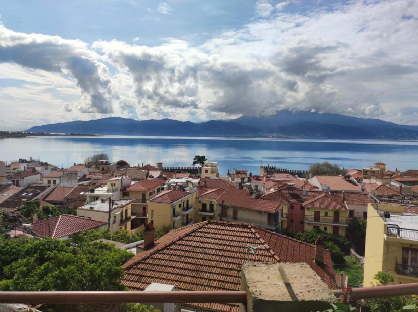Appartamento Stone Clock'S House Nafpaktos Esterno foto